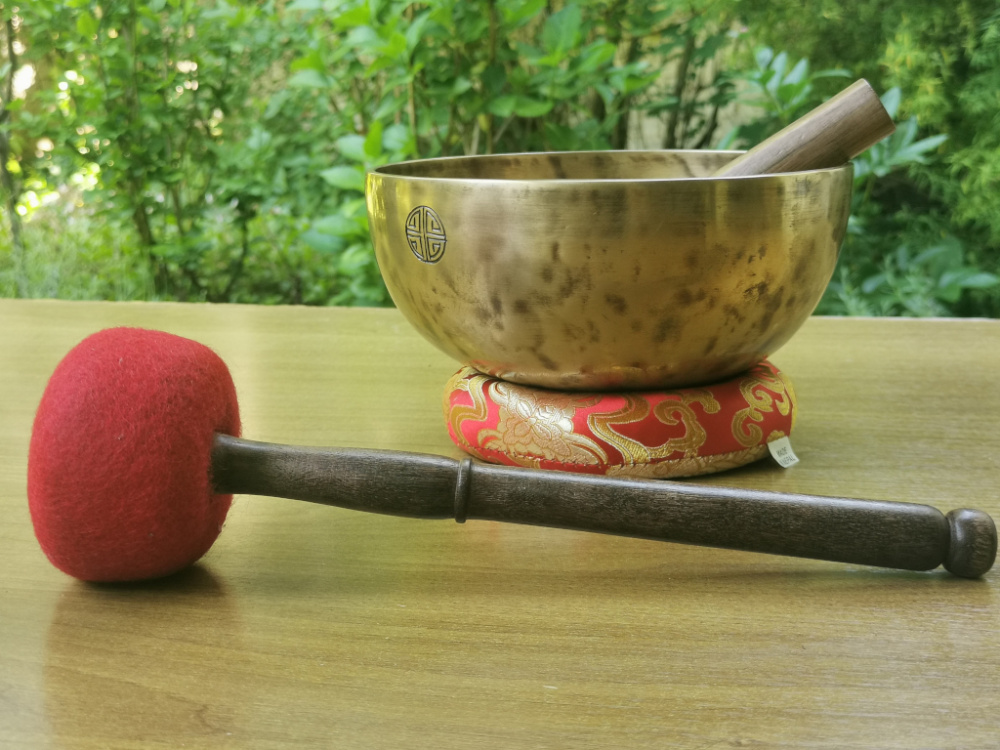 Moon Klangschale | 1,2–1,3 kg | 19–20 cm | handgeschmiedet & graviert | Nepal